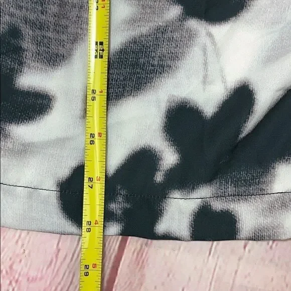 New! Noir maternity floral V-neck tunic to… - Picture 13 of 16